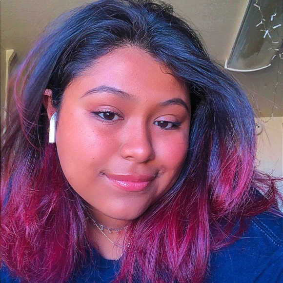 Meet your Posher, Daniela - Picture 1 of 1